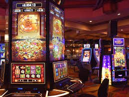 Tampilan meja Teen Patti langsung dengan dealer profesional di jatengtoto